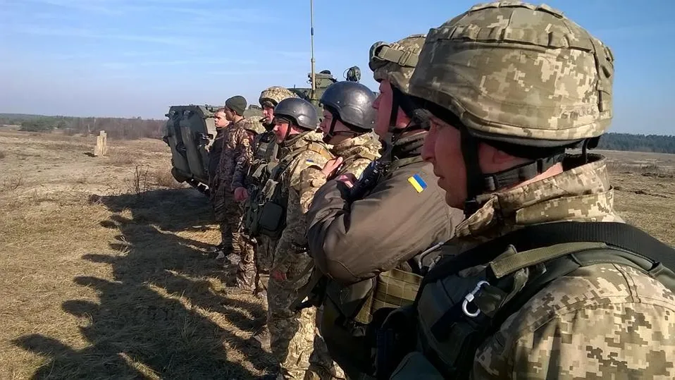 FT: Украина готовится поставить под ружье 330 тыс новобранцев