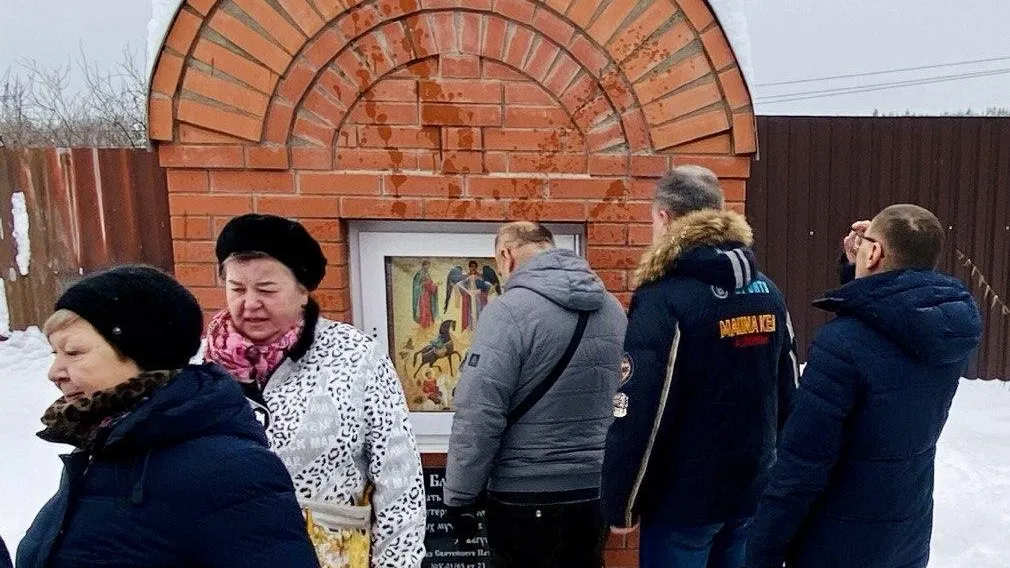 Православный киот для иконы появился на Солнечногорской ветстанции