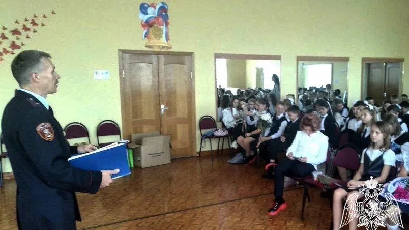Росгвардия провела «Урок мужества» для 5 и 6 классов в Дмитровском округе