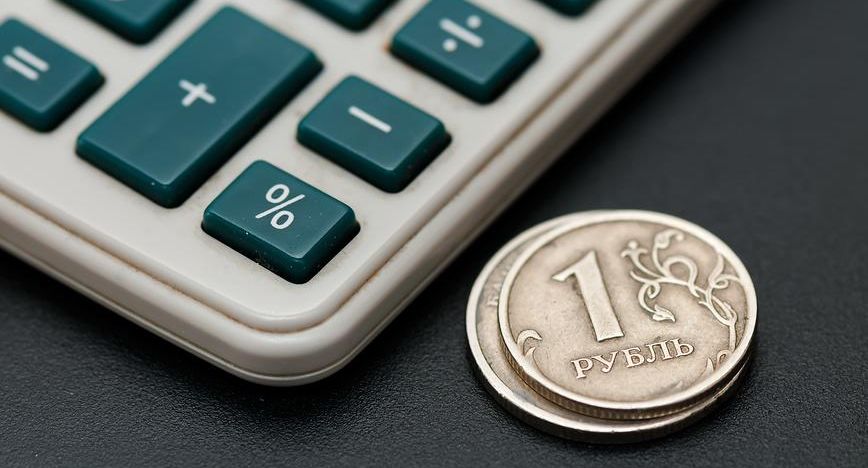 Упадет или устоит: каким будет курс российского рубля в августе 2025 года