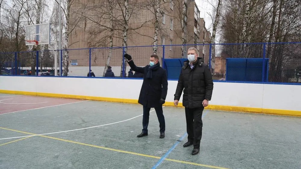 Глава Одинцовского округа осмотрел новую спортплощадку в микрорайоне Звенигорода