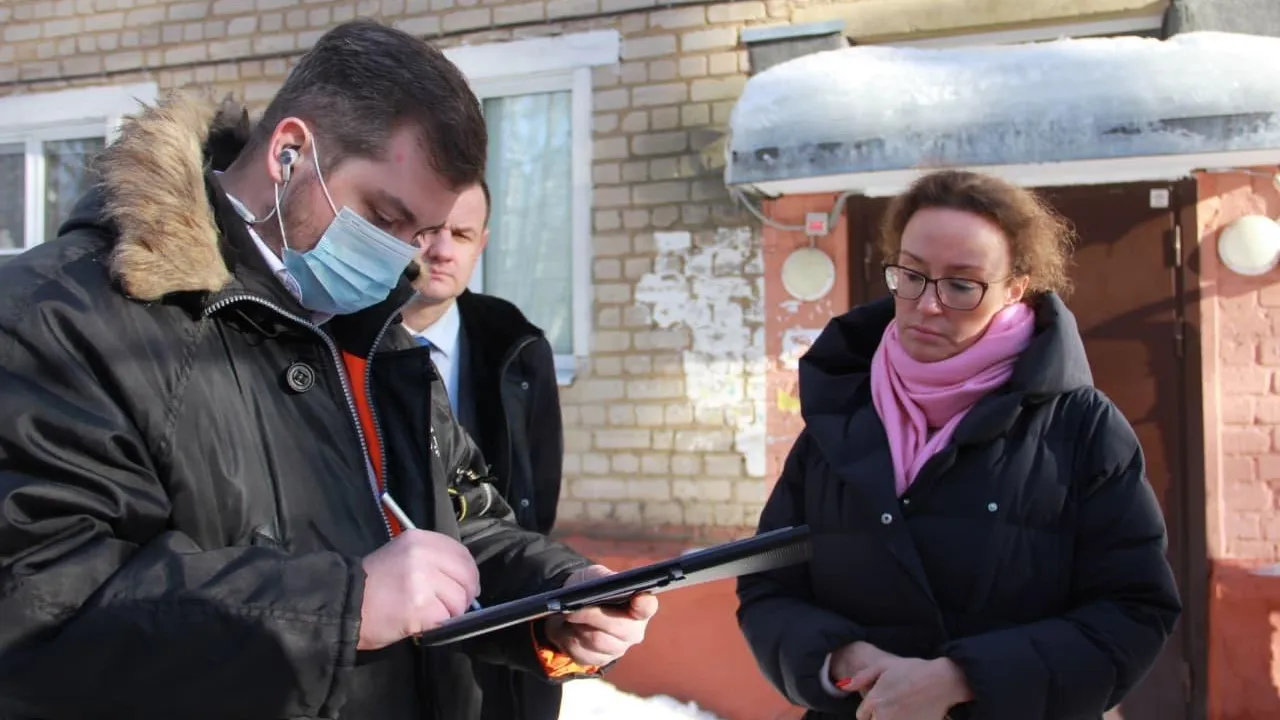 Руководитель Госжилинспекции проверила качество очистки домов от наледи в Наро‑Фоминске