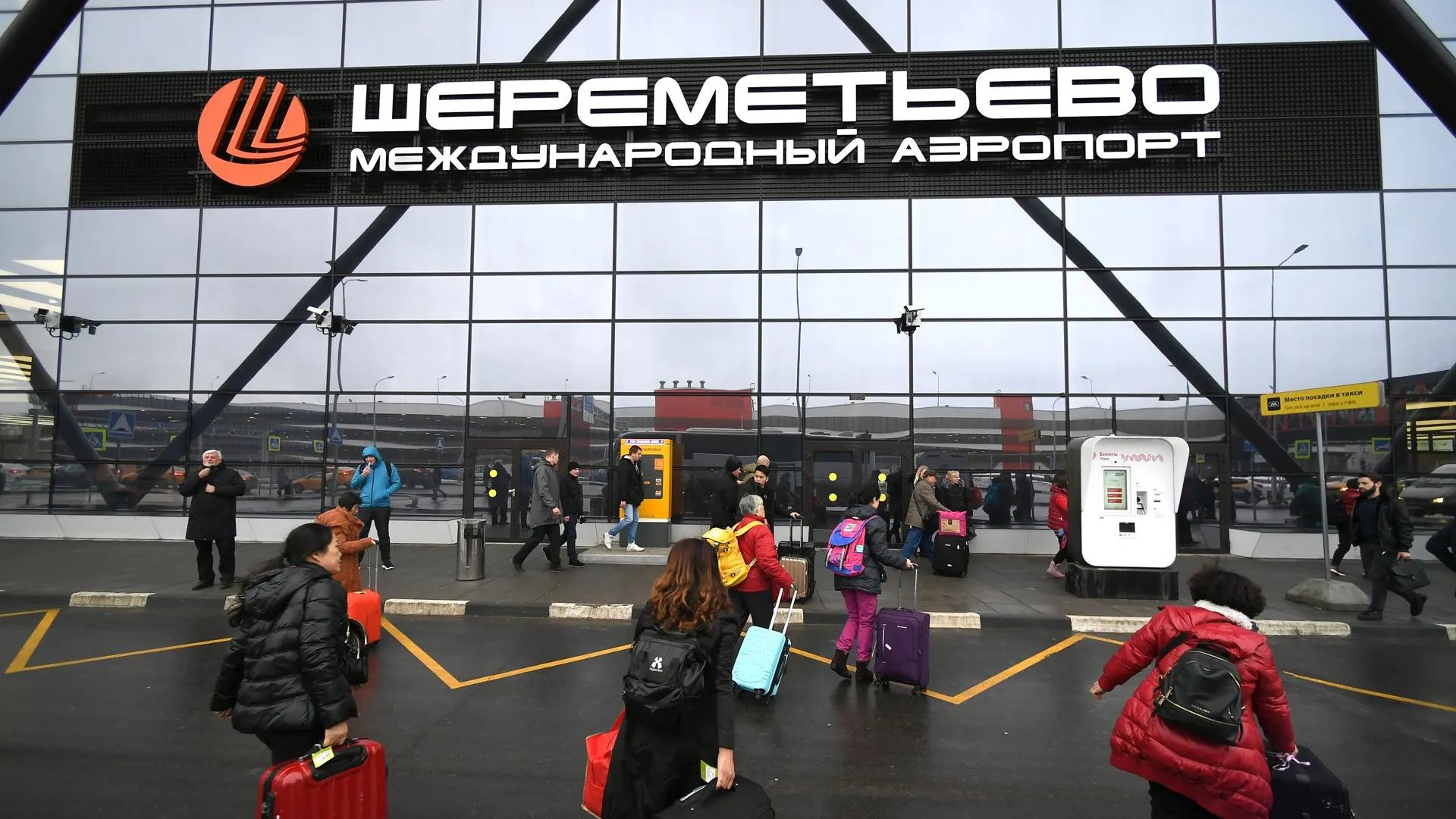 Аэропорт Шереметьево распределил рейсы из Китая и других стран в разные терминалы