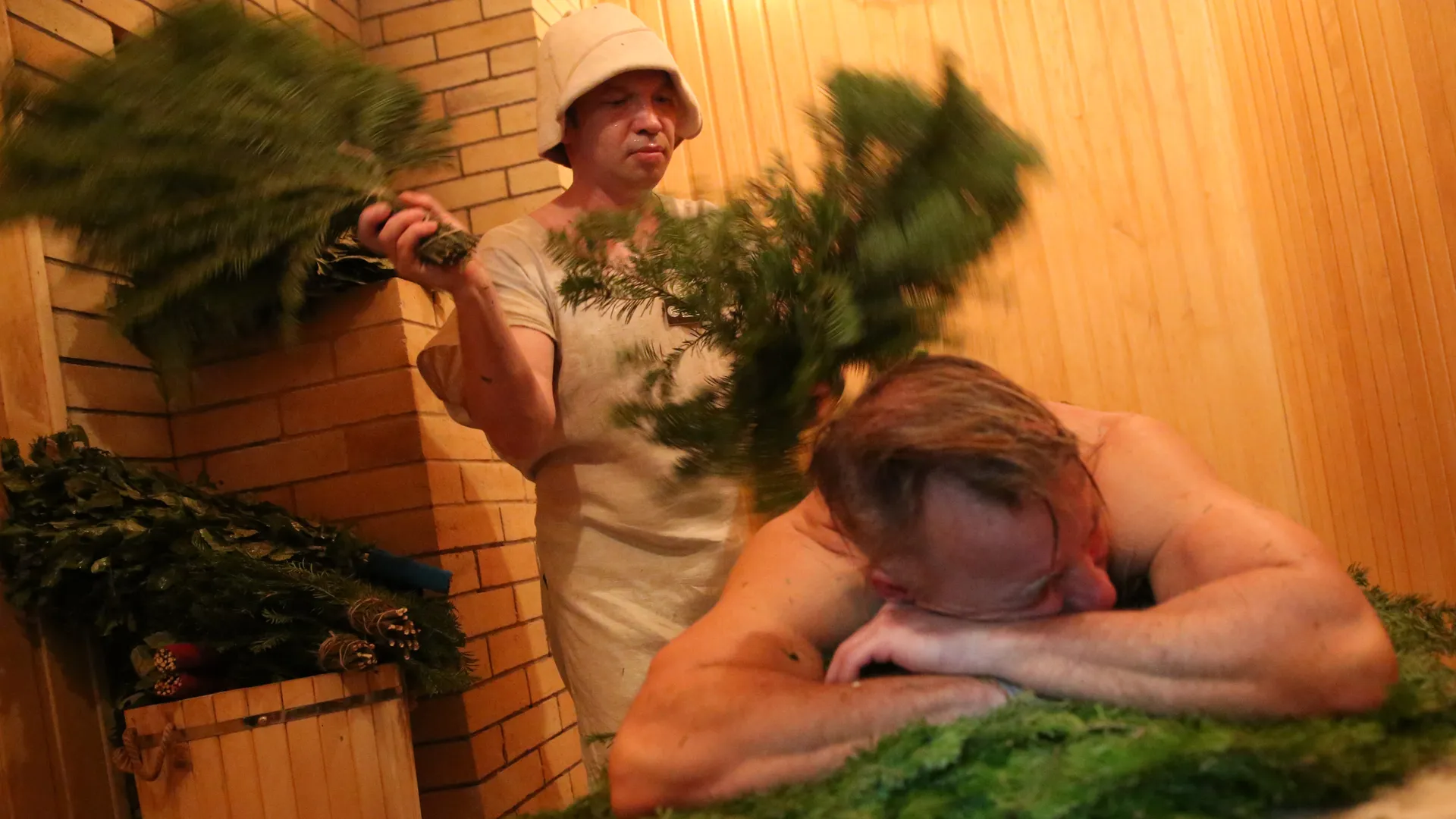 Россиянам объяснили, как два часа в бане могут снизить шансы на отцовство