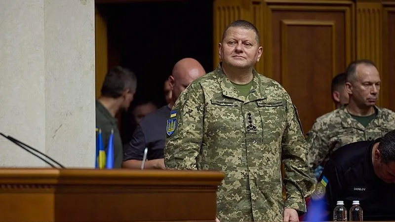 Залужный опроверг Зеленского о просьбе военных мобилизовать 500 тыс украинцев