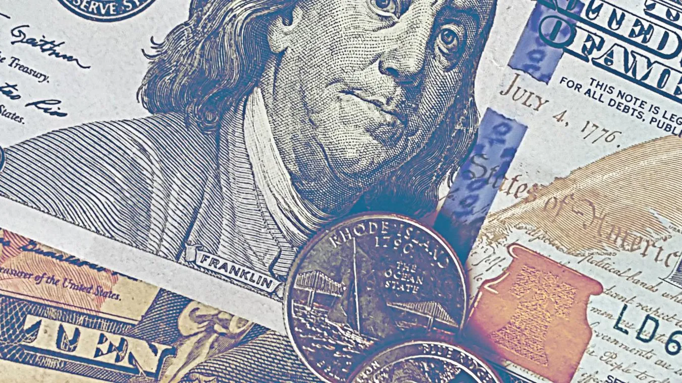 Официальный курс доллара ЦБ упал ниже ₽102 впервые с 11 декабря