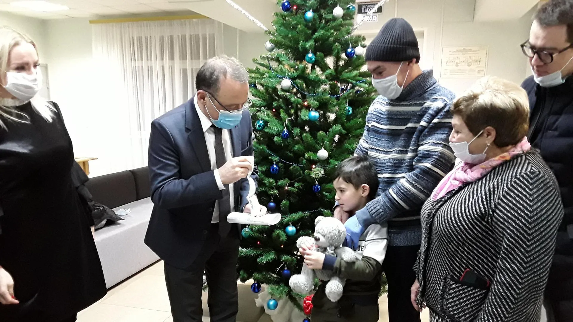 Посольство Узбекистана будет следить за судьбой мальчика, жившего в хижине в Балашихе