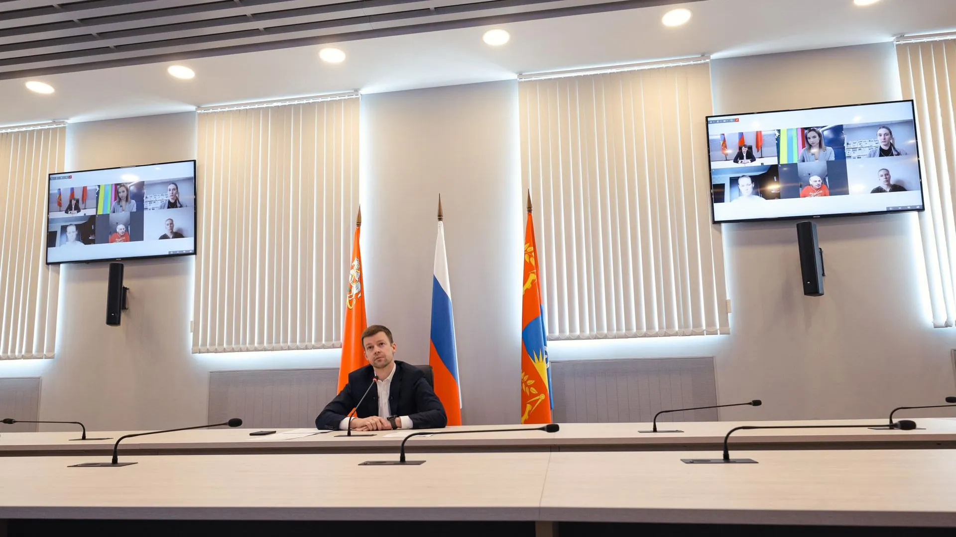 Глава Балашихи ответил на 29 вопросов жителей в эфире телеканала