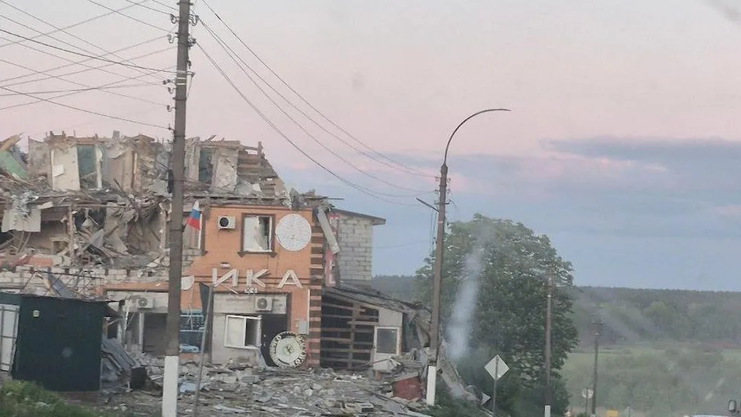 ВСУ ударили HIMARS по гостинице и автомойке в Рыльске Курской области