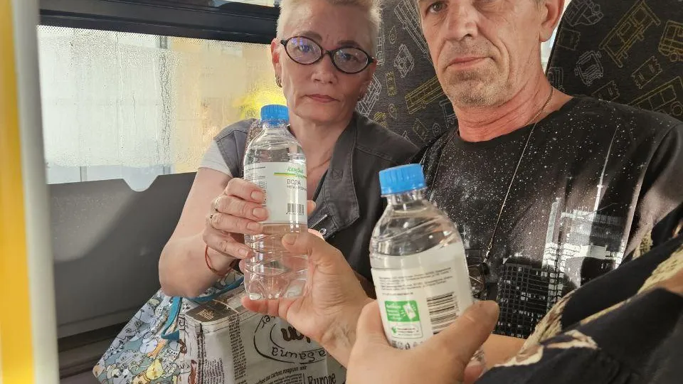 В Подмосковье пассажирам «Мострансавто» раздают питьевую воду