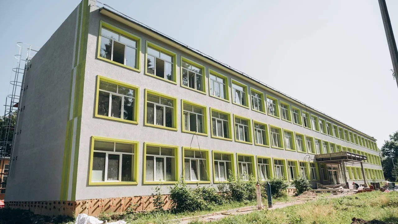 Капитальный ремонт школы в Серкове завершен на 82%