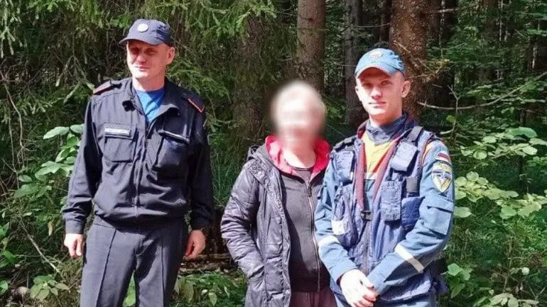 Спасатели помогли заблудившейся в лесу под Рузой пенсионерке