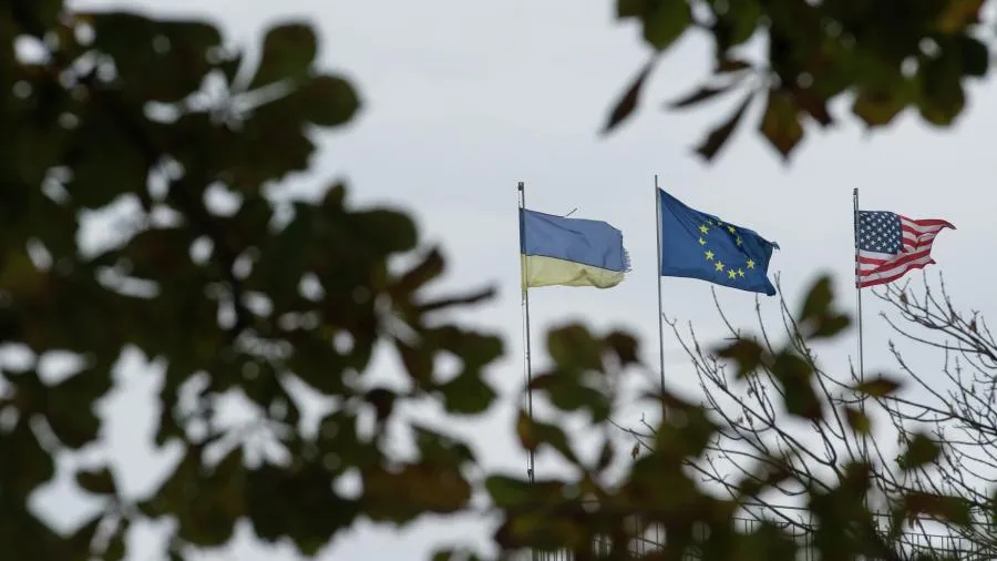 Политолог: Белый дом и лидеры ЕС отказались от идеи жертв ради Украины