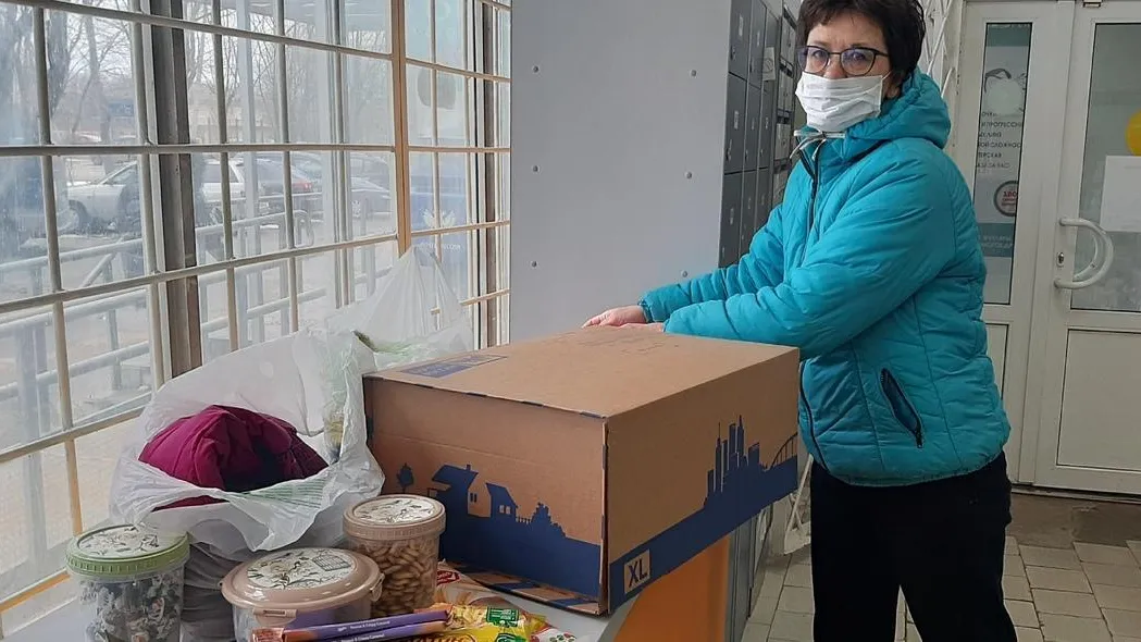 Волонтеры Подольска отправили осужденной в колонию посылку с продуктами и курткой