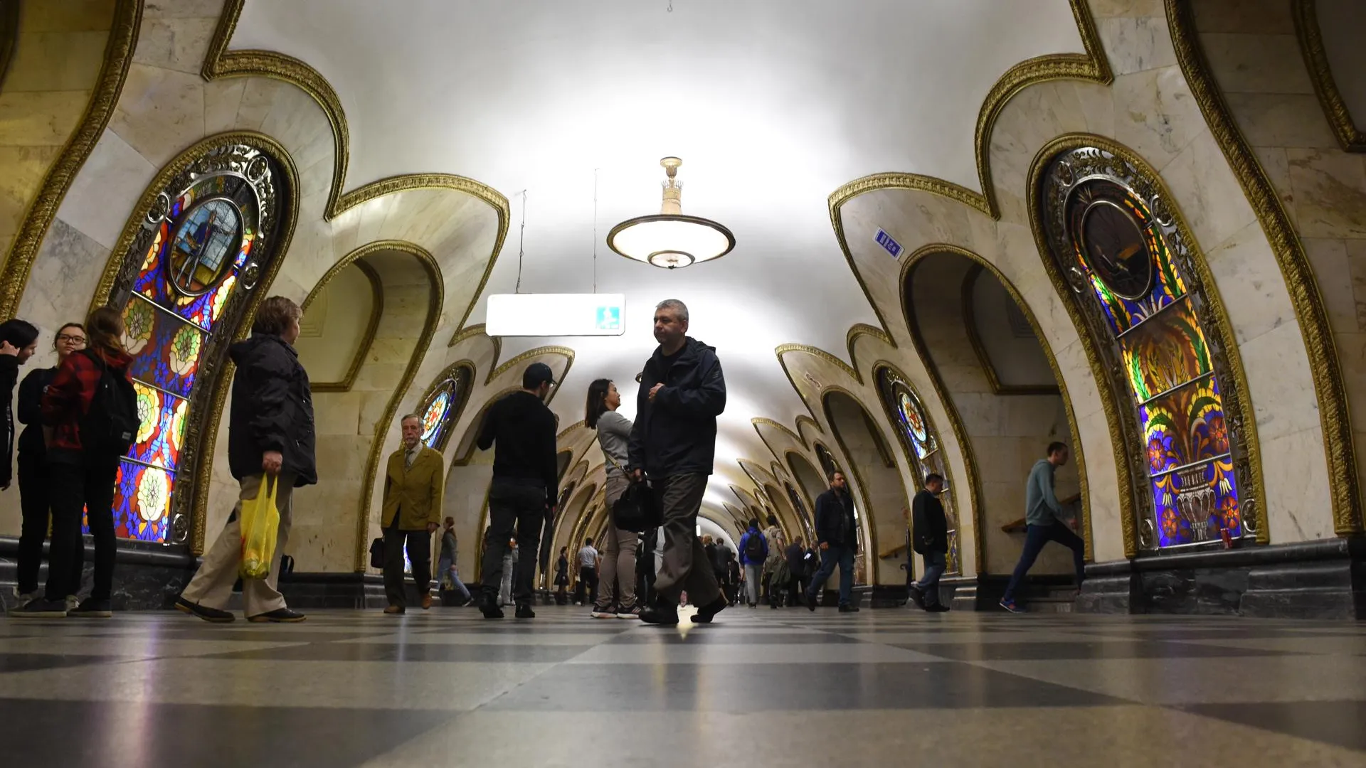 Метро, МЦК и МЦД будут работать до 02:00 в рождественскую ночь