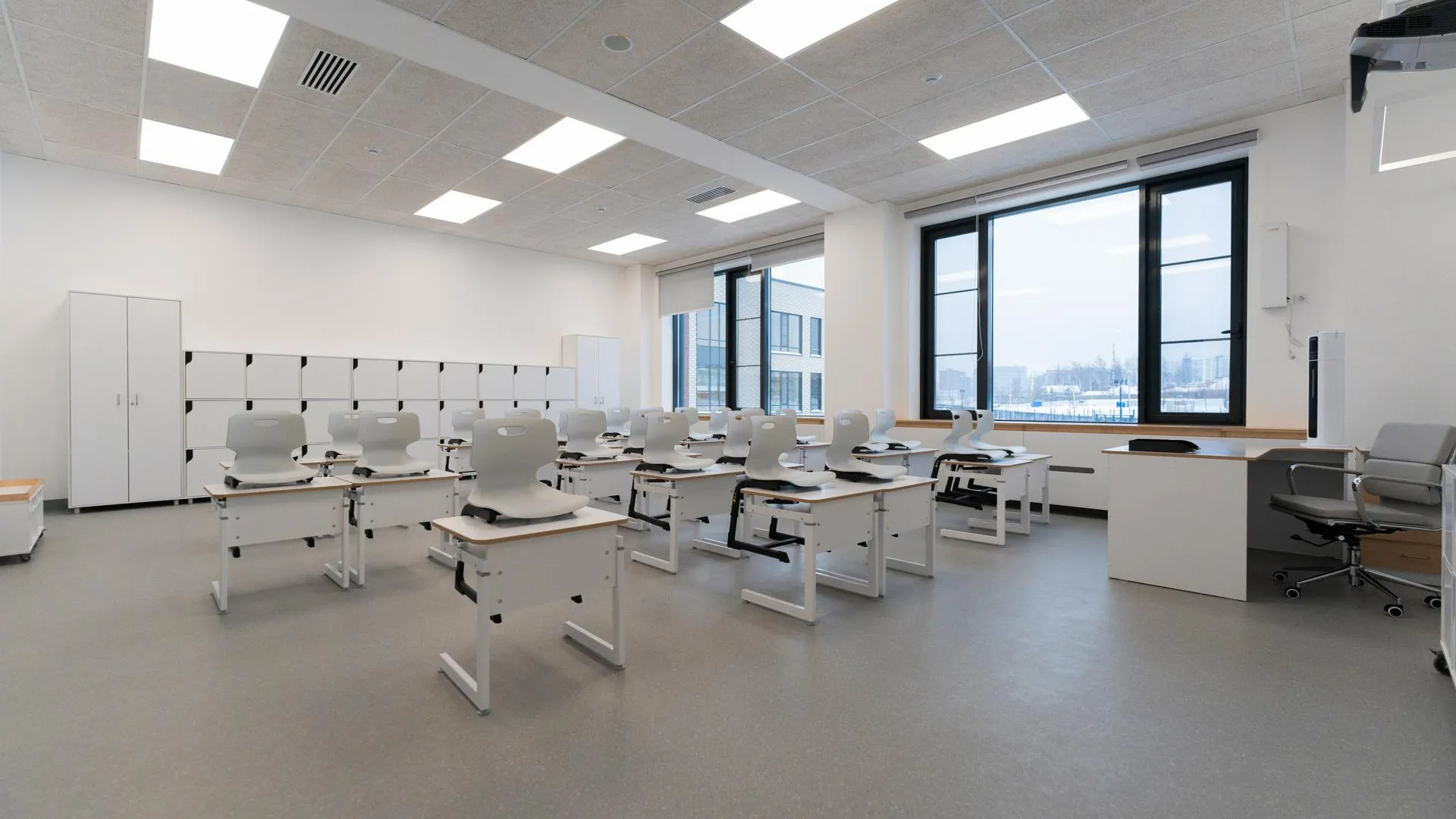 Ефимов: в 2025 году в Москве построили более 60 объектов образования