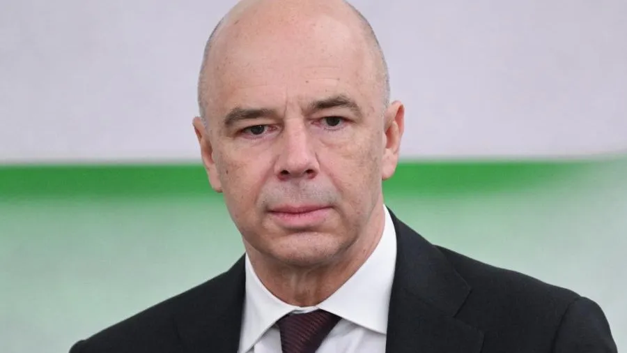 Минфин объяснил слова Силуанова, что он вообще ни за что не платит за границей