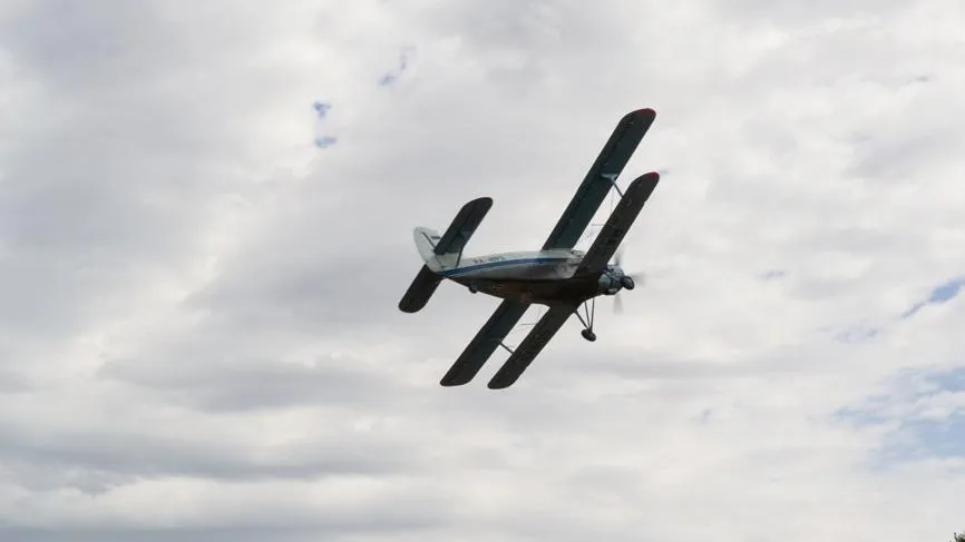 Ан-2 с 8 людьми совершил аварийную посадку в глухой тайге Якутии
