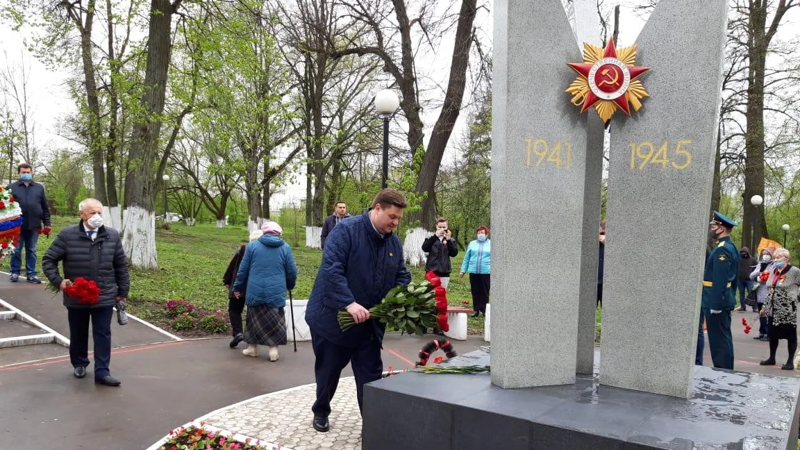 Глава Подольска Пестов торжественно открыл памятник воинам‑освободителям в поселке МИС