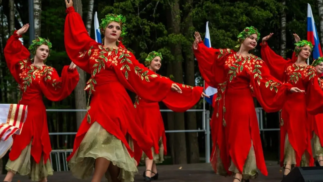 Электросталь отметила День Государственного флага России
