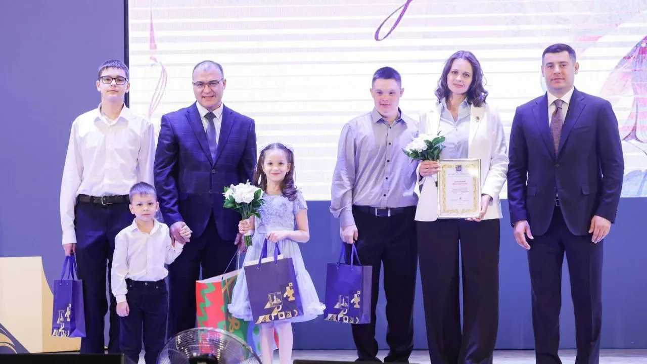 Глава Подольска поздравил жительниц с наступающим 8 Марта