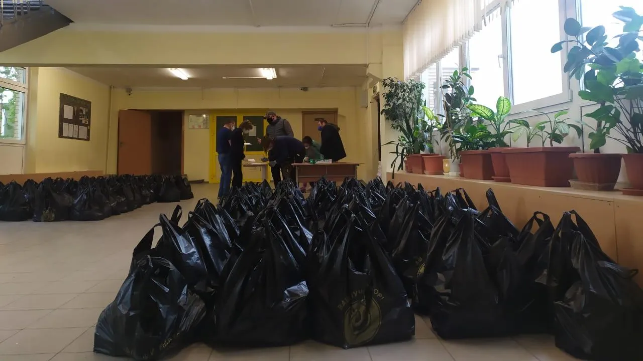 Продуктовые наборы получат более 18 тыс учеников в школах Красногорска