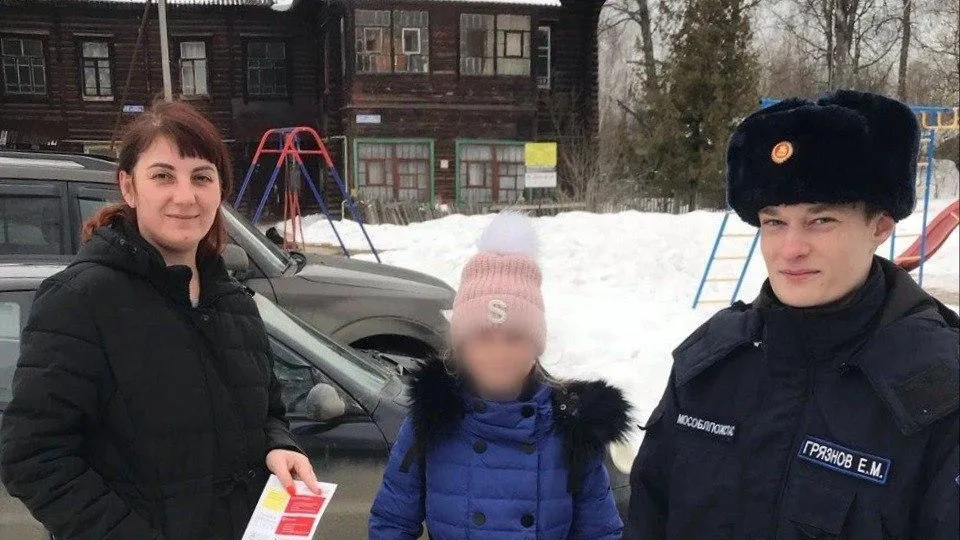 Работники «Мособлпожспаса» напомнили жителям Подмосковья правила пожарной безопасности