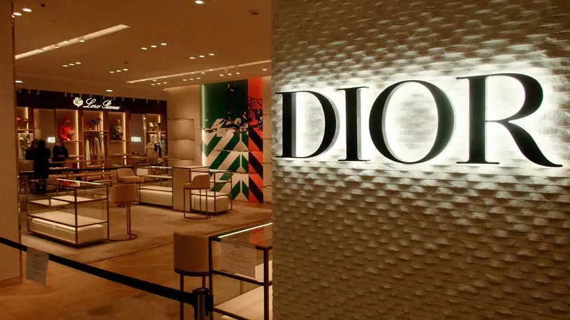Dior и Prada отказались от аренды ряда магазинов в РФ