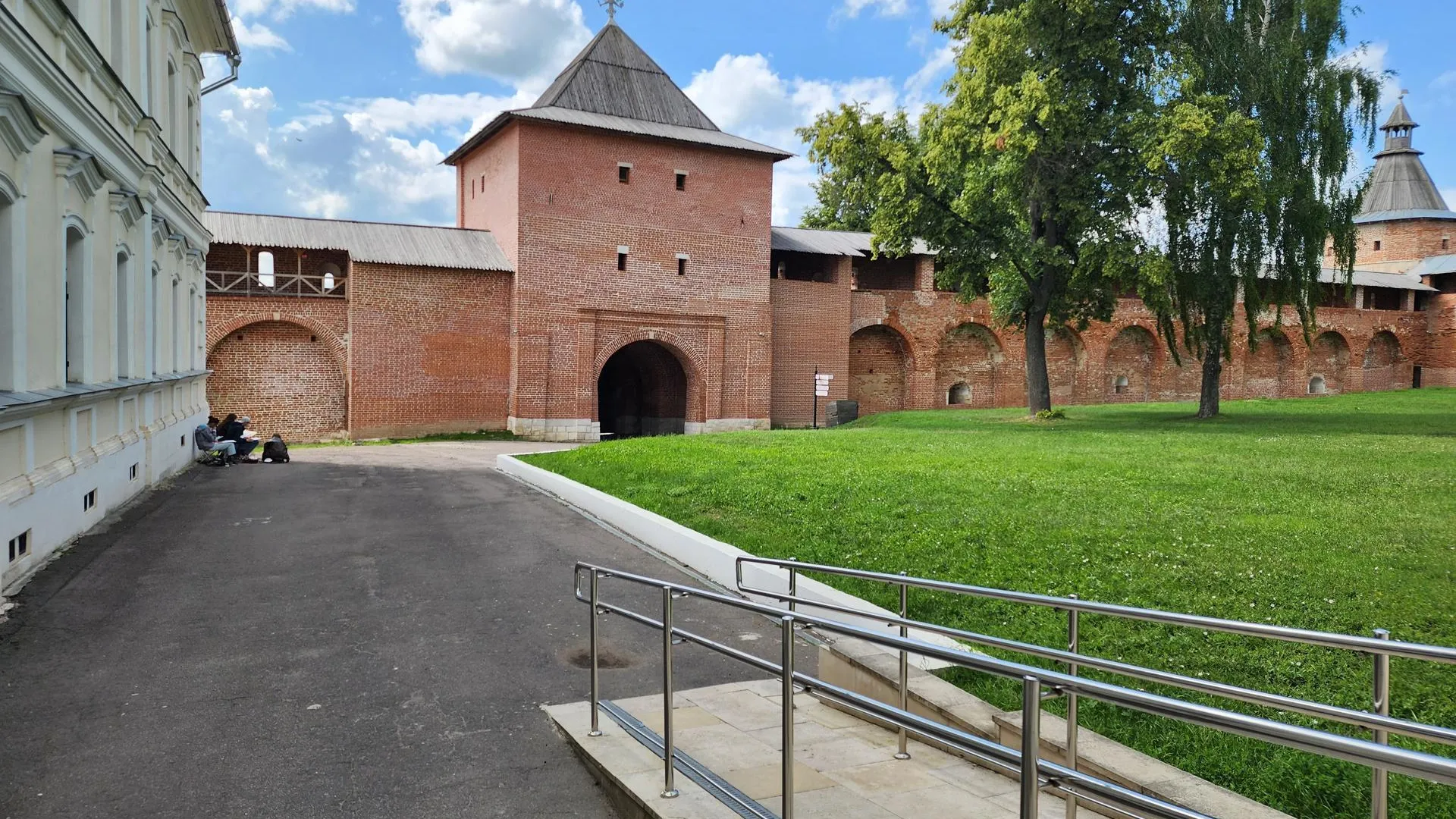 В Зарайском кремле открылась уникальная выставка археологических артефактов