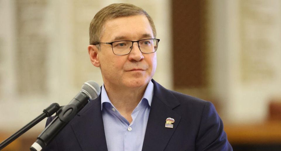 Россияне могут номинировать лучшего депутата на конкурс ЕР