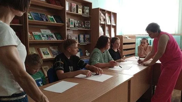 В библиотеке Рузы провели мастер-класс по нейрографике для семей участников СВО