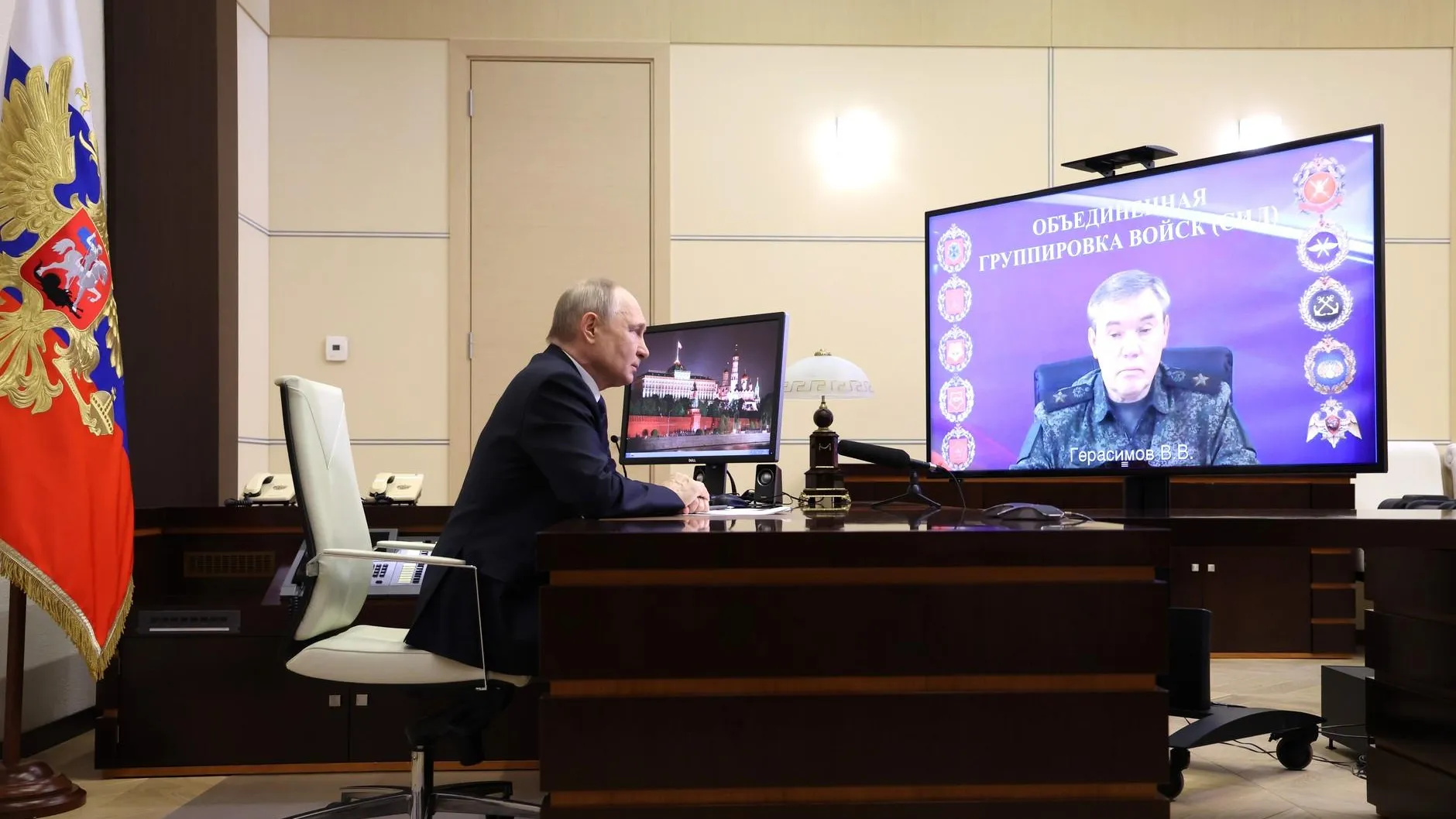 Путин и Герасимов после доклада о Курской области переговорили тет-а-тет