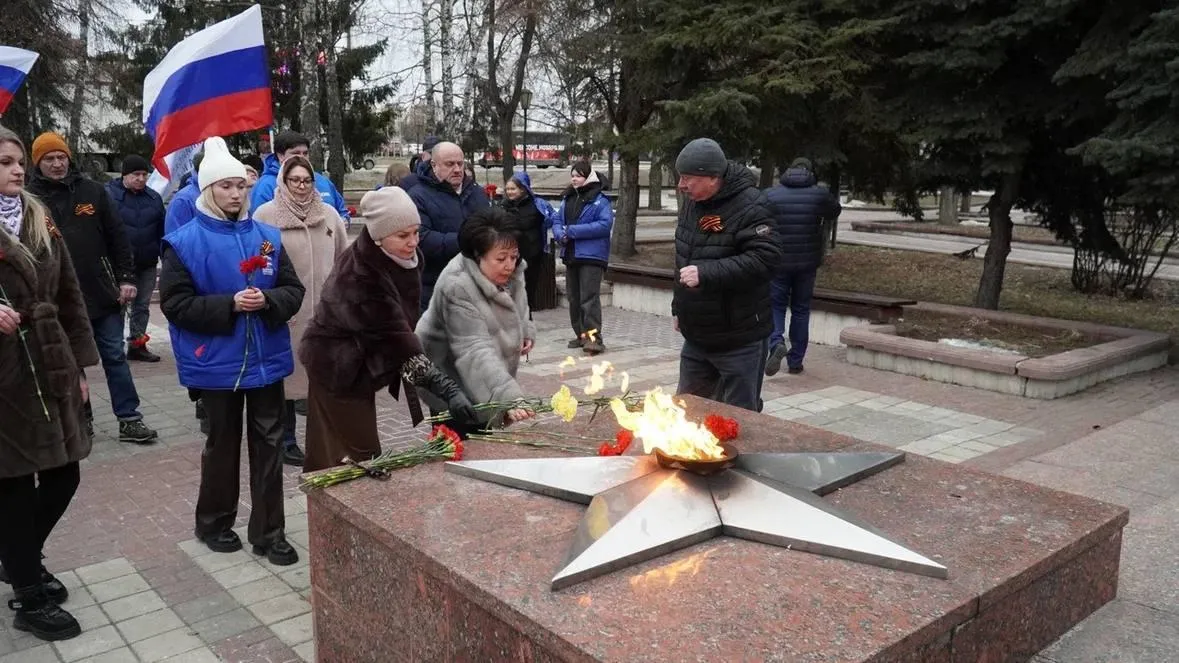 В Чехове возложили цветы к памятнику героям Великой Отечественной войны