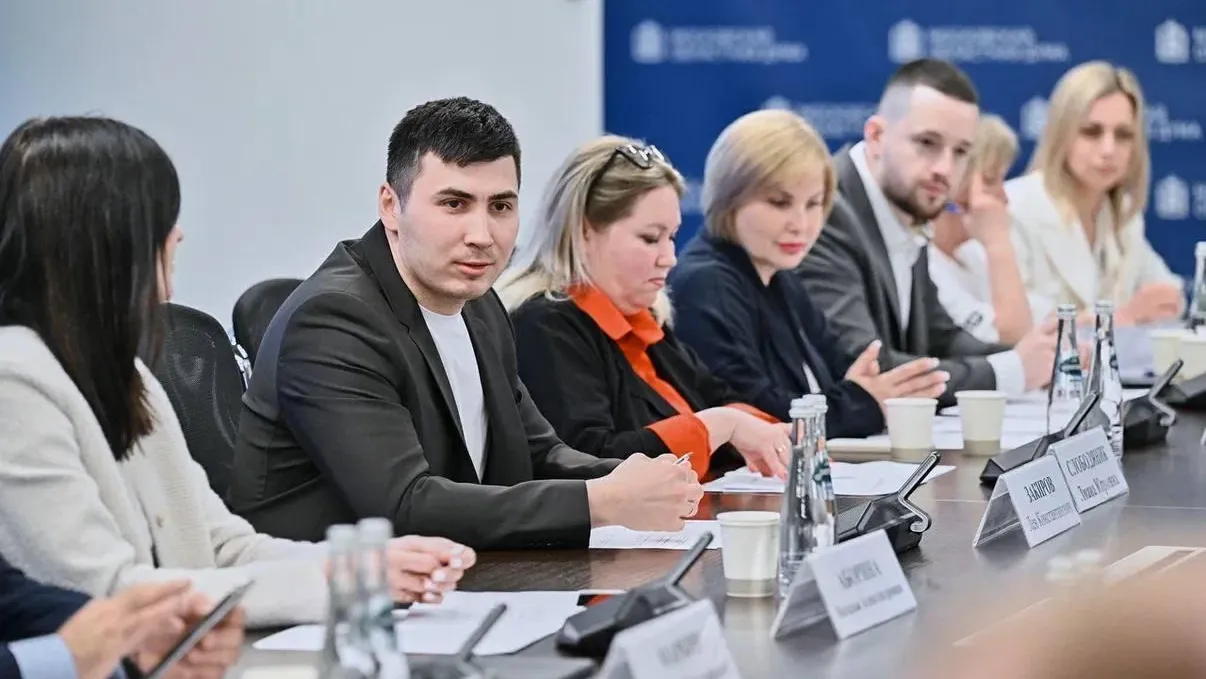 Депутат Мособлдумы Лев Закиров провел круглый стол с НКО