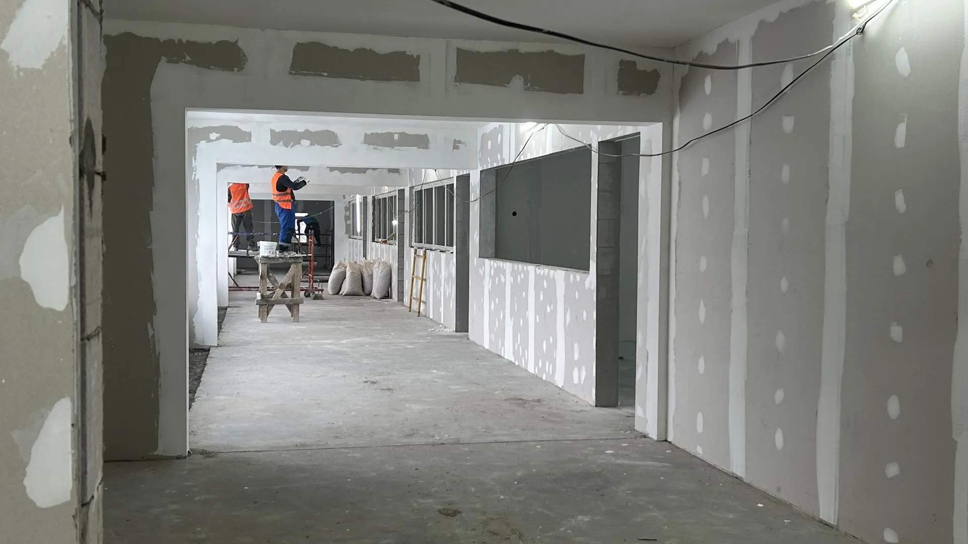 В Королеве продолжается капитальный ремонт школы №1 на Октябрьской улице