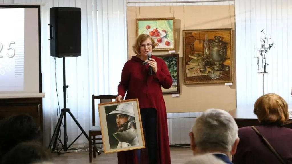 Глава Серпухова вручила работникам МВЦ округа почетные знаки «Владимир Храбрый»