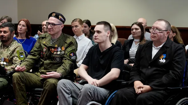 В Подмосковье 20 участников СВО обучились вождению с ручным управлением