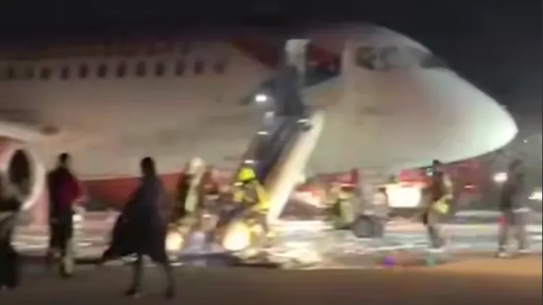 Уголовное дело возбудили из-за возгорания самолета SSJ в Анталье
