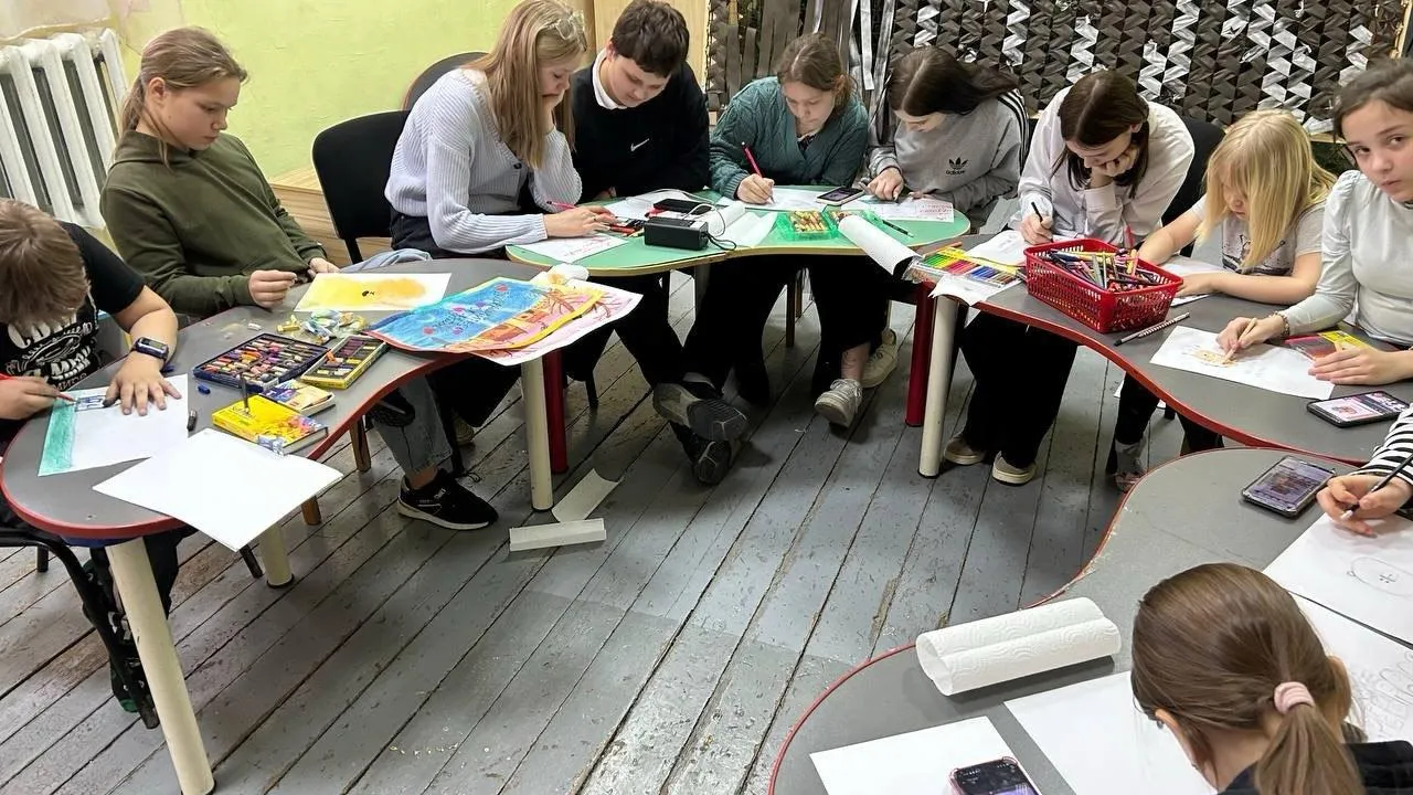 В селе Петровское дети написали письма и нарисовали рисунки для участников СВО