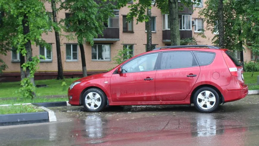 Вопрос узкой автодороги у дома на ул Космонавтов в Люберцах постараются урегулировать