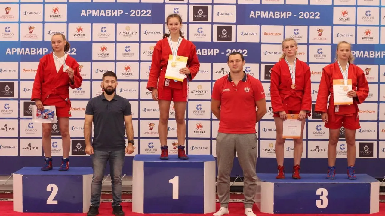 Подмосковные самбисты выиграли 6 медалей первенства России в Армавире