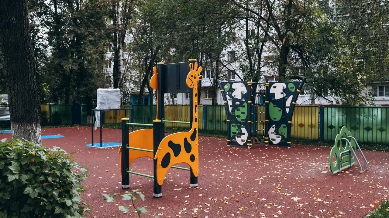 В Щелкове обновляют территории двух детских садов
