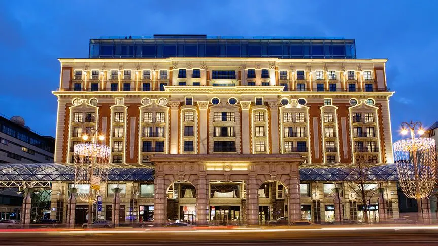 Пожар произошел в элитном отеле The Carlton Moscow недалеко от Кремля