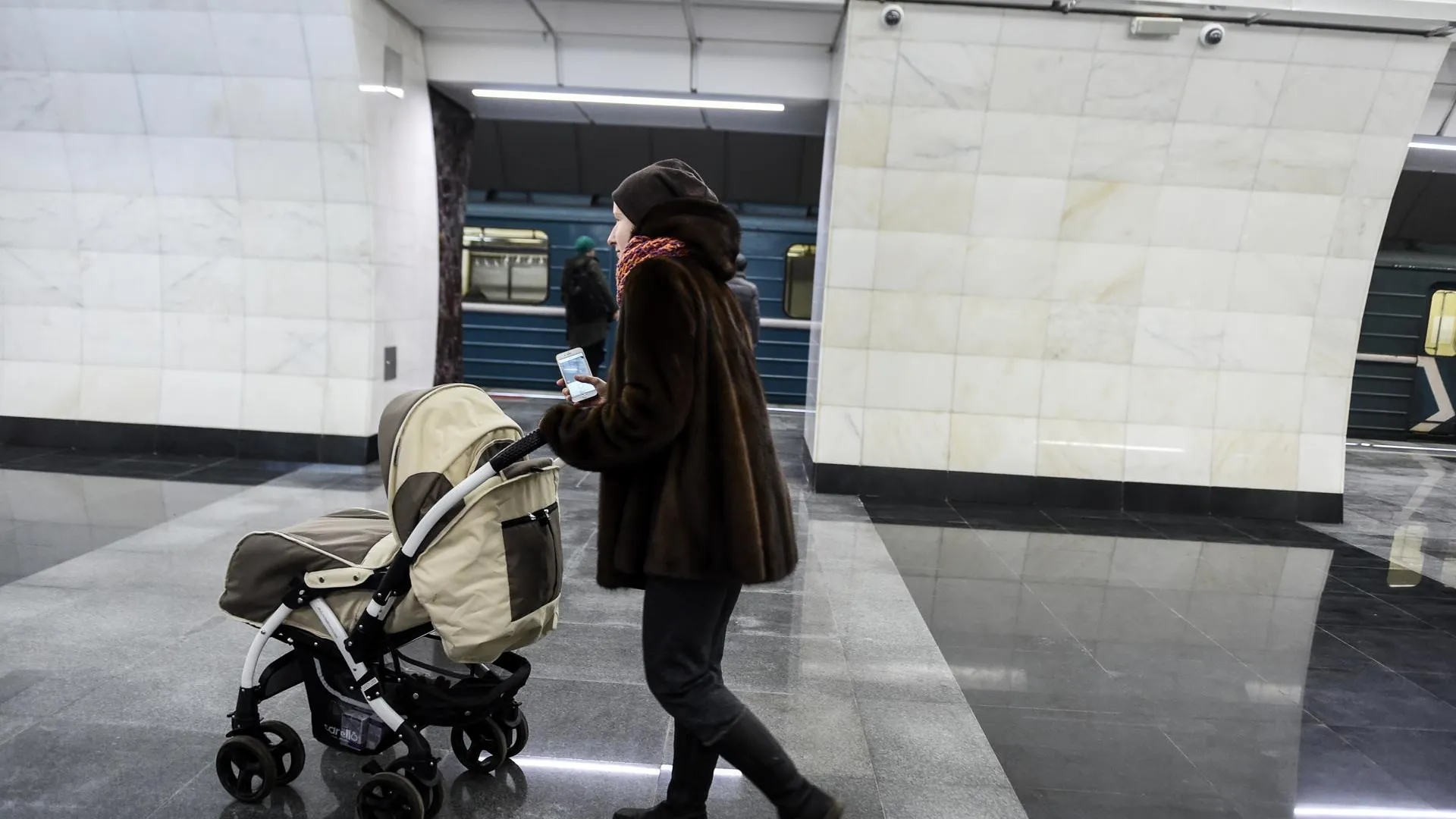 Опекунам и приемным родителям Подмосковья предоставили бесплатный проезд в метро