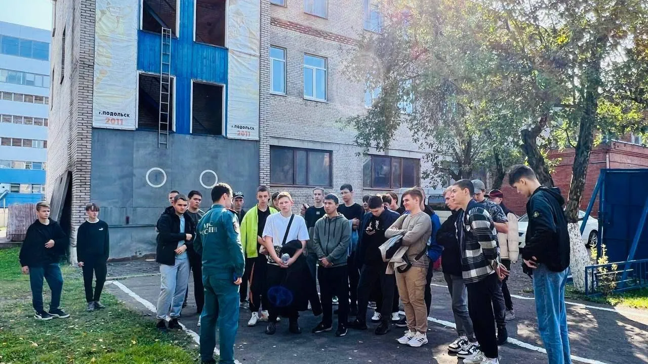 Студенты Подольска посетили пожарно‑спасательную часть