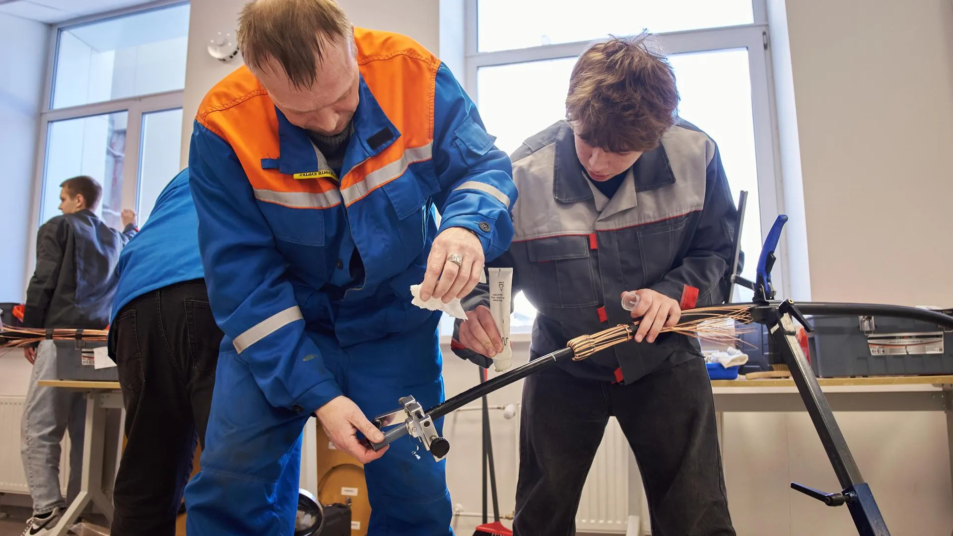 Студенты Щелковского колледжа провели мастер-класс для сотрудников «Мособлэнерго»