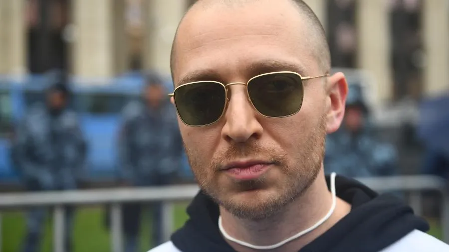 Рэпер Oxxxymiron* снова объявлен в розыск в России