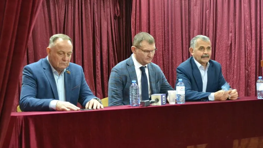 Родители учеников лицея №14 в Щелкове попросили депутатов возвести пристройку