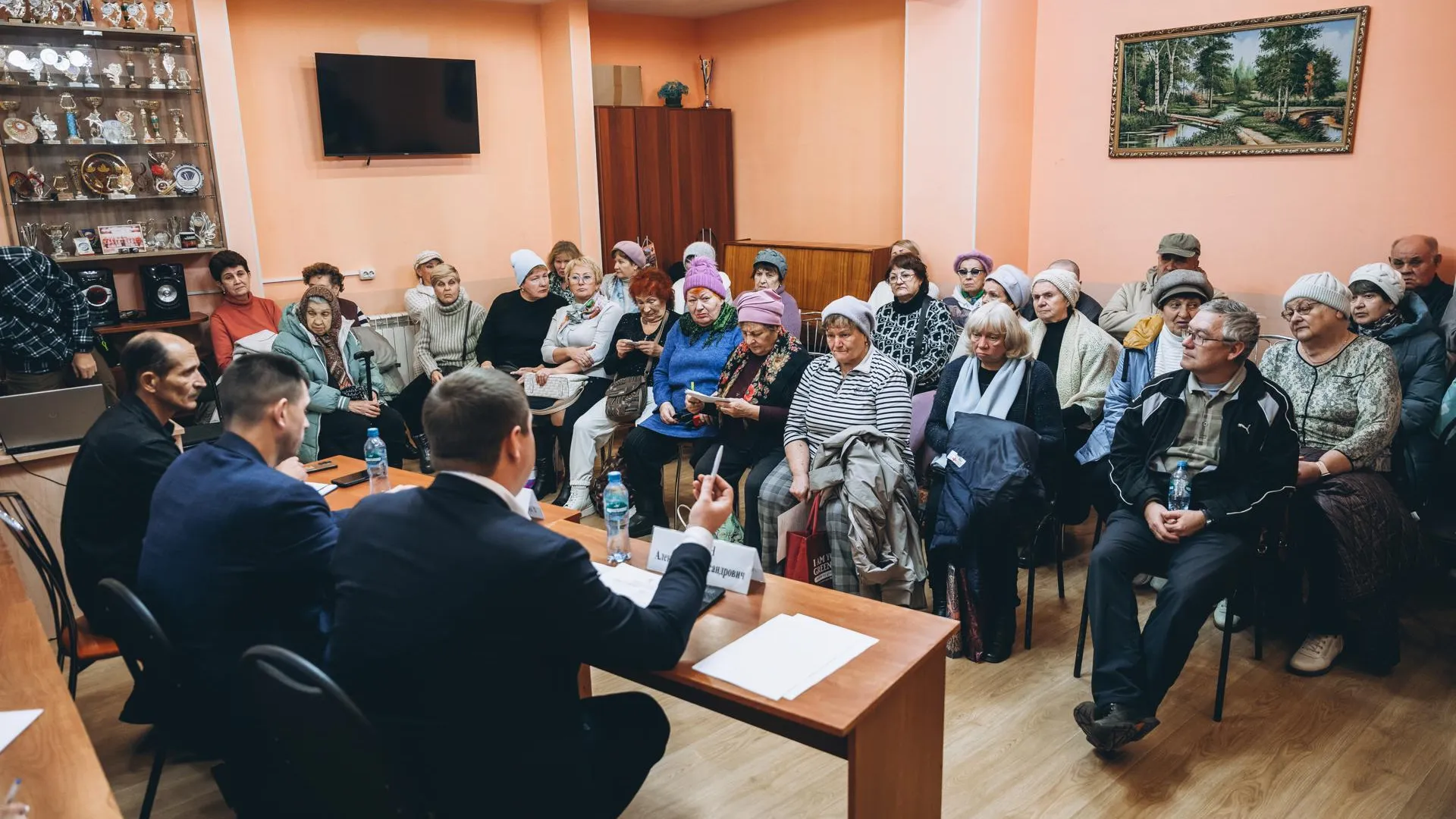 В Медвежьих Озерах прошла выездная администрация