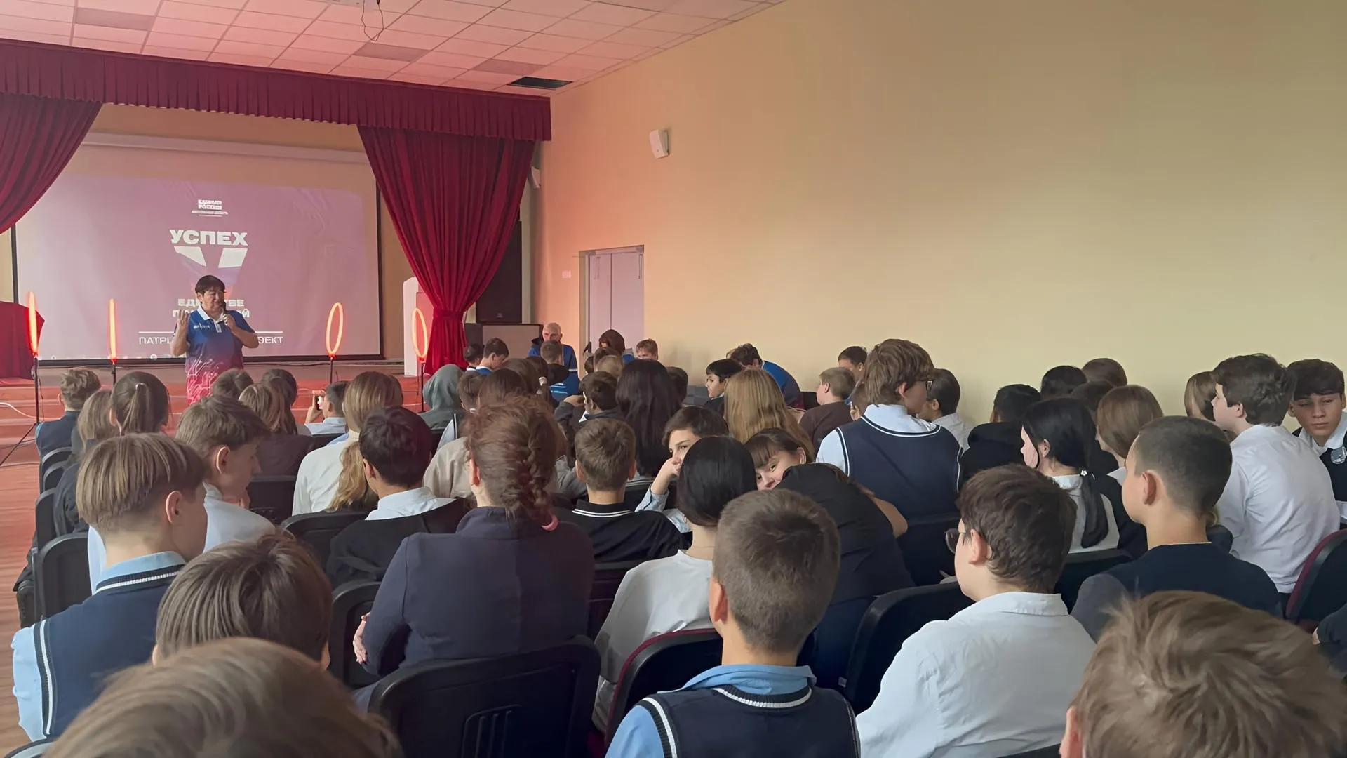 В школе № 8 Химок провели мастер-класс по управлению дронами